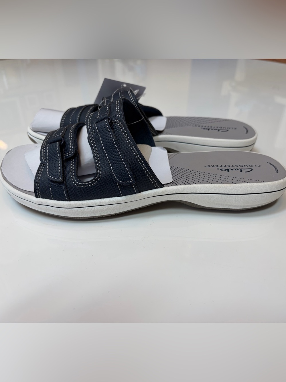 #908 Clarks Women’s NWT Cloudsteppers Breeze Dual-Strap Slide Sandals